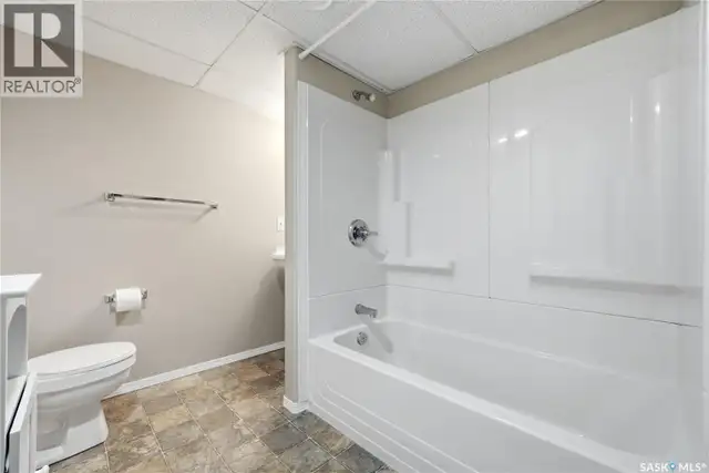 28 Rosedale AVENUE Katepwa Beach, Saskatchewan in Houses for Sale in Regina - Image 35