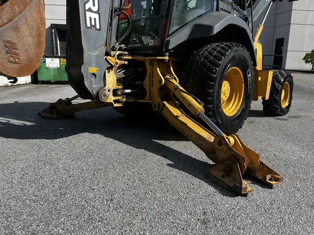 2010 John Deere 310SJ 4x4 Wheel Loader Extended Hoe 4 in 1 92 in in Heavy Trucks in Edmonton - Image 28