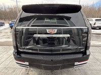 | 55 Curved HD Display | Super Cruise | AKG Studio 19-Speaker Audio | Panoramic Sunroof | Head-Up Di... (image 7)