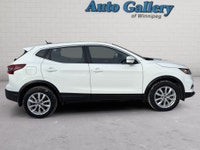 GREAT VALUE | CLEAN CARFAX LED Daytime Running Lights | Blind Spot Warning | Rear Cross Traffic Aler... (image 1)