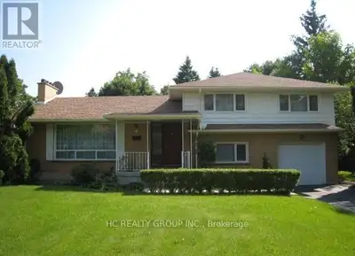 Beautiful well-maintained home is located in a prime North West London neighborhood. Perfect for fam...