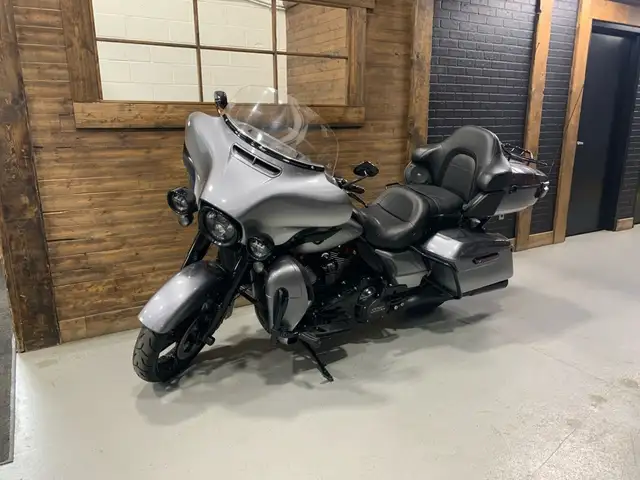2019 Harley-Davidson CVO Limited in Street, Cruisers & Choppers in Oshawa / Durham Region - Image 11