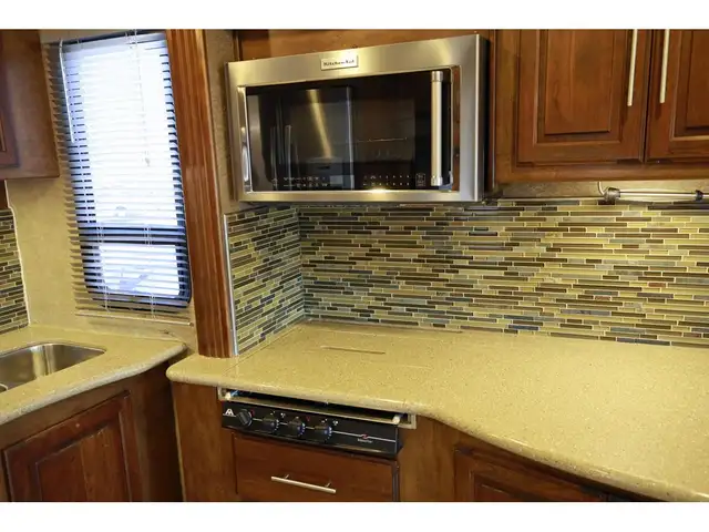 2015 Coachmen Encounter Classe A VR / RV FULL PAINT 3 Extensions in RVs & Motorhomes in Laval / North Shore - Image 12