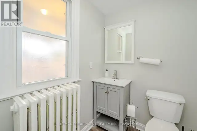 1 - 492 LOCUST STREET Burlington (Brant), Ontario in Commercial & Office Space for Rent in Oakville / Halton Region - Image 13