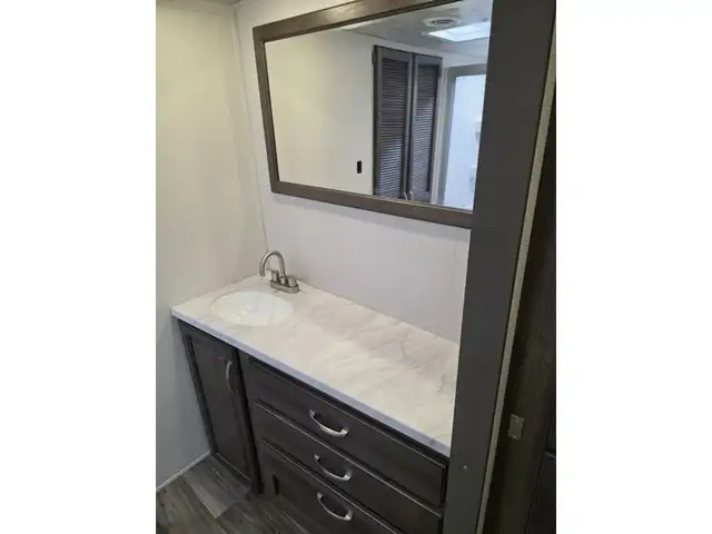 2022 Keystone RV Cougar Premium 355FBS in Travel Trailers & Campers in Penticton - Image 25