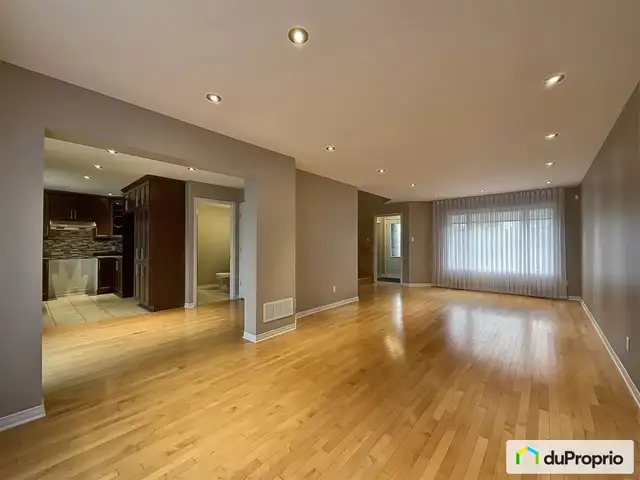 $915,000 - 2 Storey for sale in Longueuil (St-Hubert) in Houses for Sale in Longueuil / South Shore - Image 4