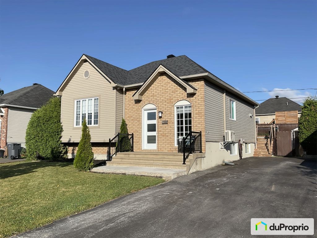 $575,000 - Bungalow for sale in St-Jérôme (St-Antoine) — photo 1