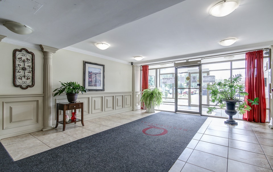 380 Vine St. - Bright and Spacious 1 Bedroom Apartment 5