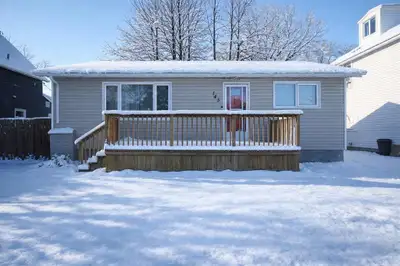 P04//Portage La Prairie/Fantastic home for the whole family. Walk through the front door and fall in...
