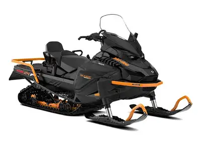 FAITES-VITE ! Modèle exclusif à la vente exclusive du printemps SKIDOO. Une éthique de travail inéga...