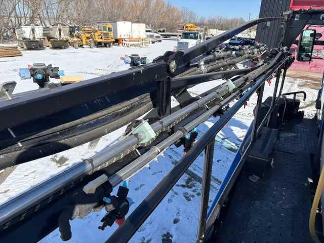 2013 New Holland Guardian SP.365F Sprayer 120 ft Boom #8984 AS in Heavy Equipment in Edmonton - Image 21