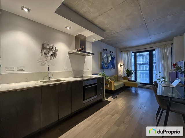 $379,900 - Condominium in Ville-Marie (downtown, old Mtl) — photo 1