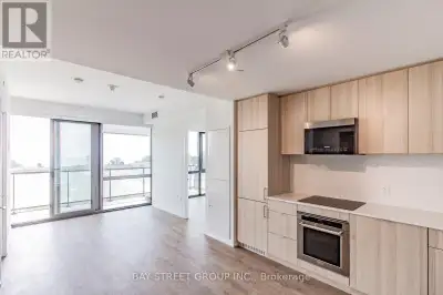 404 - 251 MASONRY WAY Mississauga (Port Credit), Ontario