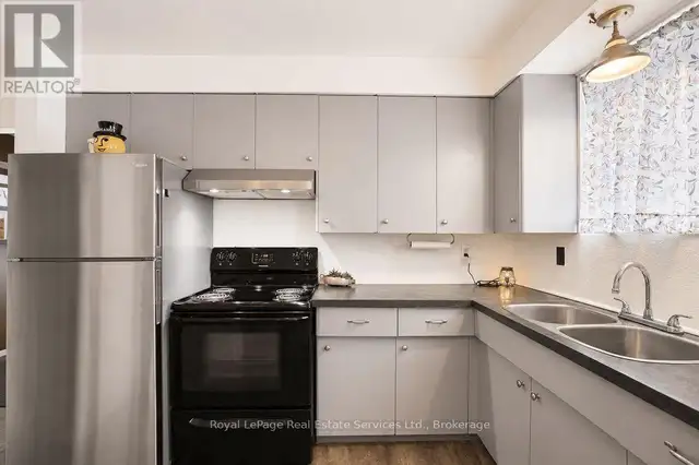 334 TRAGINA AVENUE N Hamilton (Homeside), Ontario in Houses for Sale in Oakville / Halton Region - Image 11