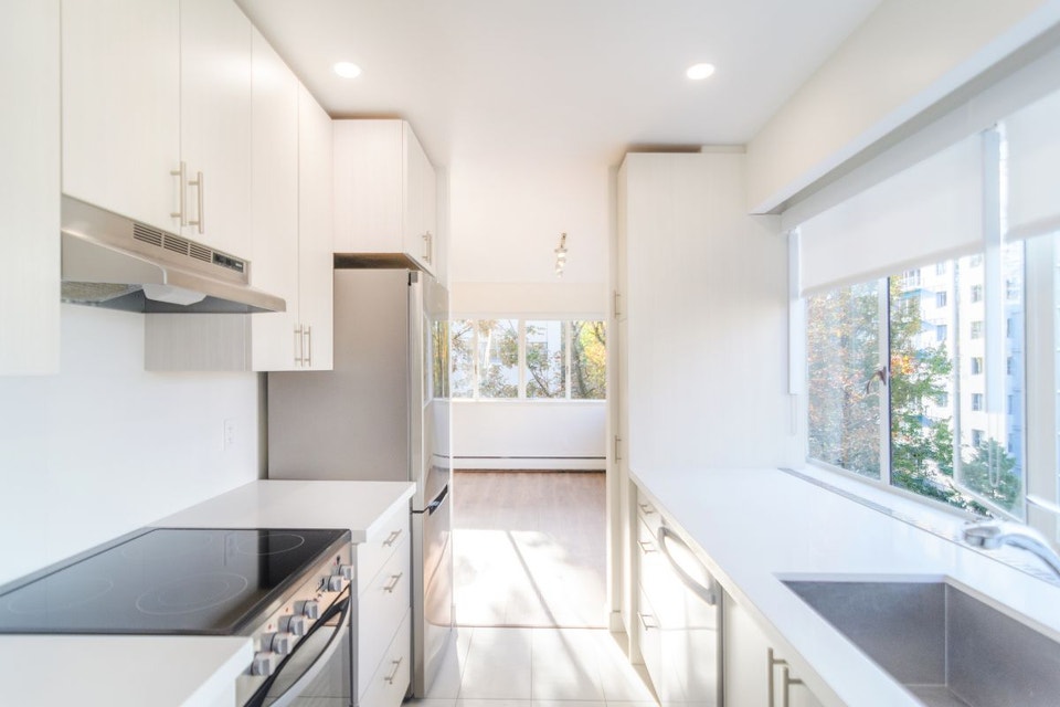 Stephen Court - 1 Bedroom available at 1315 Broughton St, Vancou 4