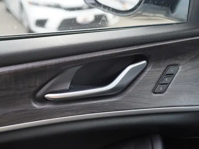 2023 Jeep Grand Cherokee Limited, Adaptive Cruise Control, Apple in Cars & Trucks in Mississauga / Peel Region - Image 12