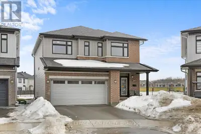 PIE SHAPED LOT! NO REAR NEIGHBOURS! Welcome to 290 Turnbuckle Crescent, a grand and beautifully appo...