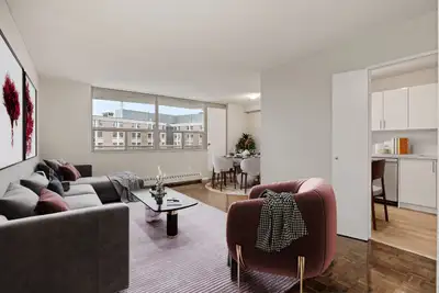 NEWLY RENOVATED 2 BEDROOM  1000 SQUARE FEET IN DUNDAS!, View more