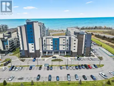This elegant 1-bedroom + den, 1-bathroom condo in the sought-after Aquazul building blends modern de...