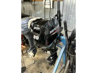 1R162058. Vehicle Information Provided by autoTRADER.ca .