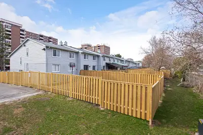 Forest Glen Townhomes are nestled in the heart of Mississauga at Williamsport and Bloor. With an abu...