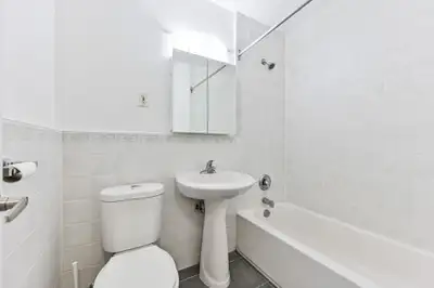 214 St. George - Studio Apartment for Rent