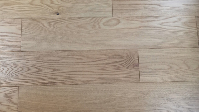 6 3/4" White Oak Engineered Hardwood Flooring - Natural dans Planchers et murs  à Ouest de l’Île - Image 3
