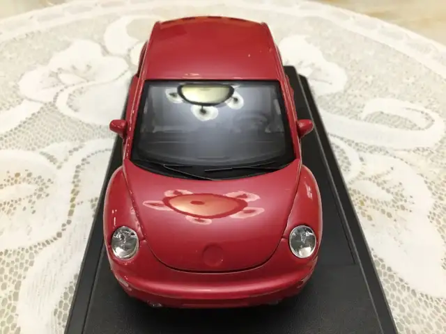 Burago 1998 New Volkswagen Diecast. 1:24 scale. Mint. $30.63871132325123121