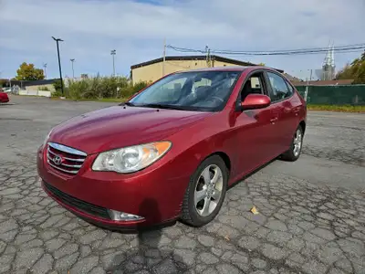 Hyundai Elantra Limited 2010 avec seulement 150 166 km d'origine. Très bas kilométrage pour l'année....