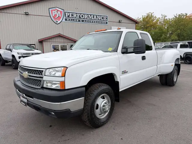 2005 Chevrolet Silverado 3500 LS
