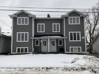 Availability: May 1, 2026 3 bedroom, 1 bathroom lower level unit Located in Portsmouth Village close...