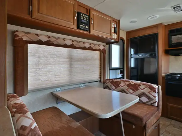 2010 Trailblazer T240S in Travel Trailers & Campers in St. Albert - Image 15