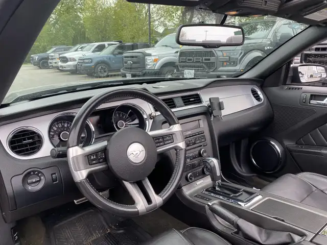 2014 Ford Mustang V6 Premium in Cars & Trucks in Cornwall - Image 17