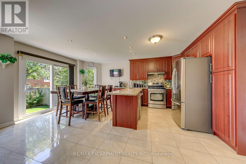 2442 Wynten Way Oakville (CV Clearview), Ontario, photo 12 of 40