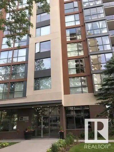 Beautiful sub-penthouse in Uptown Estate, 2 bedrooms, den, 2 heated underground parking stalls, open...