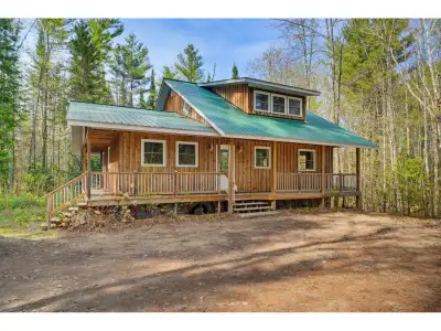 Welcome to 43 Chem. Sullivan in charming Sheenboro, Quebec -- a beautifully situated 3-bedroom, 2-ba...