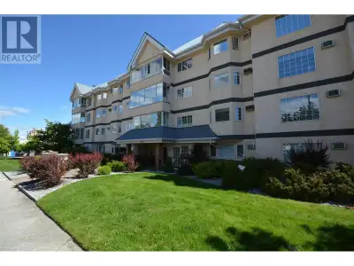 This bright, clean & spacious 1415 sqft 2 bed + den/2 bath 55+ condo is centrally located just minut...