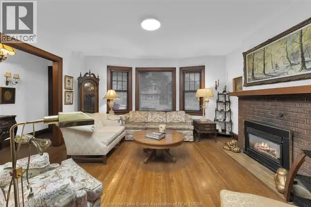 245-247 MCEWAN Windsor, Ontario in Houses for Sale in Windsor Region - Image 8