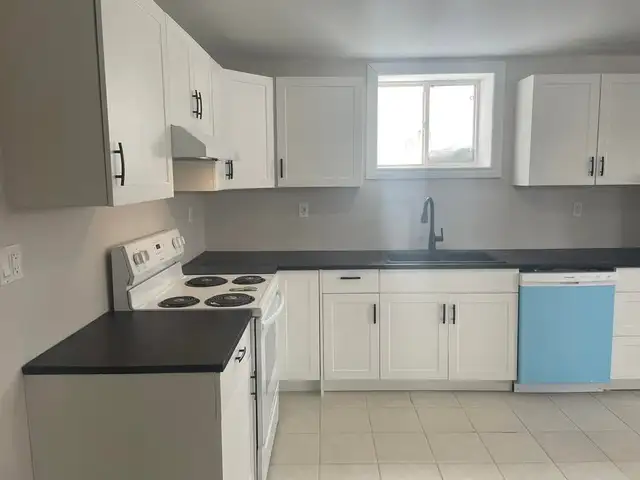 2685 Henri St #2 - 3 bedroom apt for rent in Long Term Rentals in Sudbury - Image 4