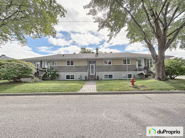 699 900$ - Quintuplex à vendre à Charlesbourg dans Maisons à vendre  à Ville de Québec