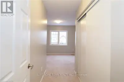 74 GLENVISTA DRIVE Kitchener, Ontario