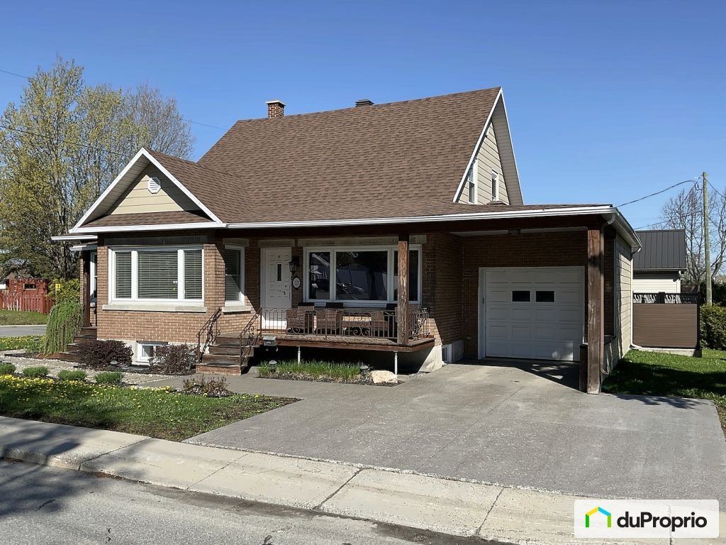 $387,500 - 1 1/2 Storey for sale in Plessisville — photo 1