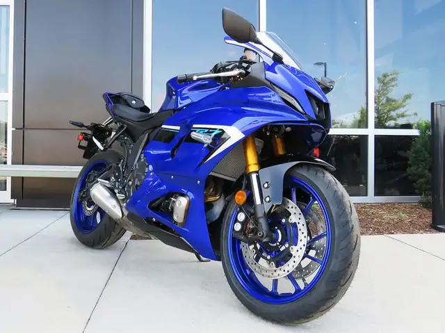 2025 Yamaha YZF-R7 in Sport Bikes in Cambridge - Image 2
