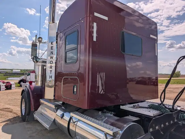2020 KENWORTH W900L in Heavy Trucks in City of Montréal - Image 17