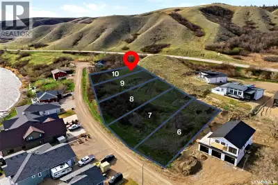 Escape to the beauty of Echo Lake with this desirable 0.25 acre serviced lot located in Jasmin on Ec...