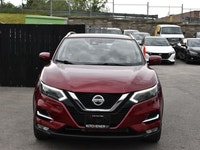 Sunroof, Blind Spot Detection, Aluminum Wheels, Heated Seats, NissanConnect! This Nissan Qashqai is... (image 1)