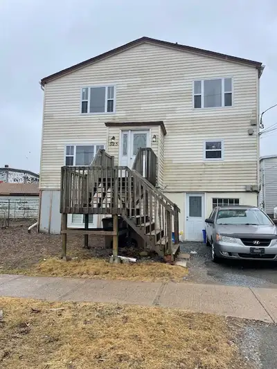 Cozy One-Bedroom Top-Floor Apartment Welcome home to this charming one-bedroom, one-bath top-floor a...