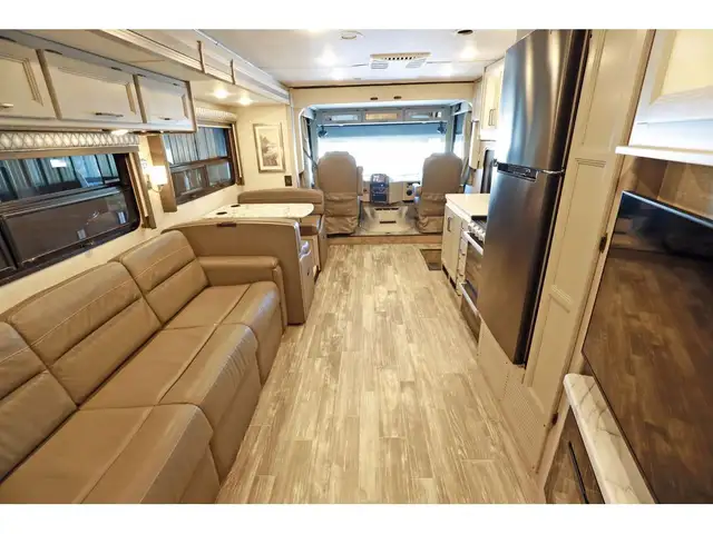 2022 Thor Motor Coach Hurricane 35M Classe A VR / RV 1.5 SDB + F in RVs & Motorhomes in Laval / North Shore - Image 25