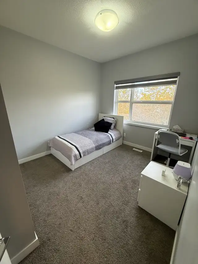 Beautiful & Spacious 3-Bed, 2.5-Bath Townhouse for Rent in Long Term Rentals in Edmonton - Image 21