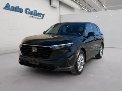 CLEAN CARFAX. CONFIDENCE MEETS CONVENIENCE Elevate your daily drive with this stylish and versatile...